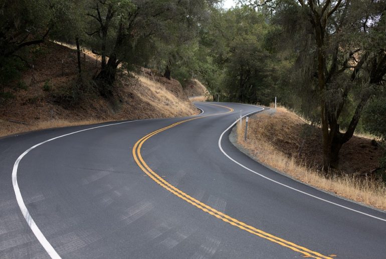 winding-road-553481_960_720